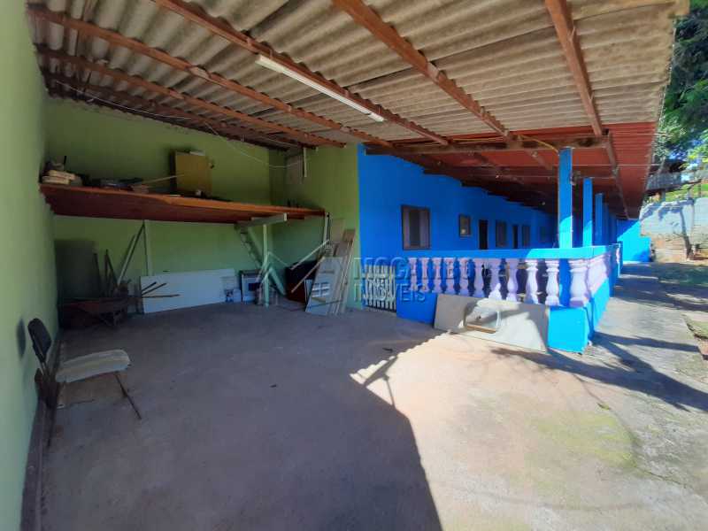 Conheça Garagem do imóvel - Chácara 1171m² à venda Itatiba,SP - R$ 350.000 - FCCH20067 - 4 Garagem - Chácara 1171m² à venda Itatiba,SP - R$ 350.000 - FCCH20067 - 4