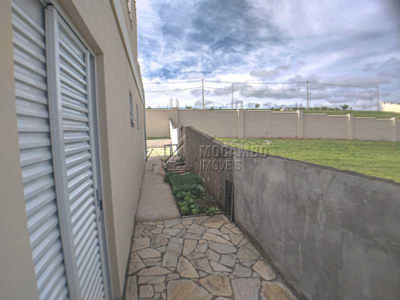 Conheça Lateral casa do imóvel - Casa em Condomínio 3 quartos à venda Itatiba,SP - R$ 850.000 - FCCN30515 - 11 Lateral casa - Casa em Condomínio 3 quartos à venda Itatiba,SP - R$ 850.000 - FCCN30515 - 11