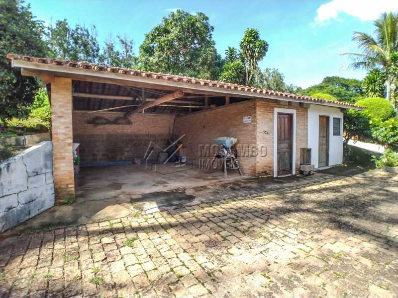 Conheça Garagem do imóvel - Chácara 2000m² à venda Itatiba,SP - R$ 690.000 - FCCH30119 - 11 Garagem - Chácara 2000m² à venda Itatiba,SP - R$ 690.000 - FCCH30119 - 11