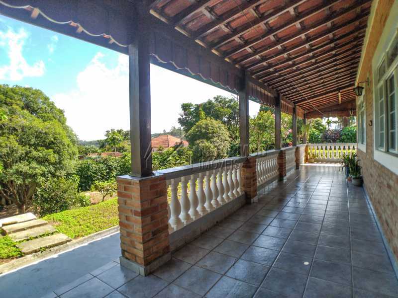 Conheça Varanda do imóvel - Chácara 2000m² à venda Itatiba,SP - R$ 690.000 - FCCH30119 - 8 Varanda - Chácara 2000m² à venda Itatiba,SP - R$ 690.000 - FCCH30119 - 8