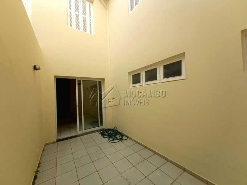 Conheça QUINTAL do imóvel - Casa Comercial para alugar Itatiba,SP Centro - R$ 2.000 - FCCC30018 - 10 QUINTAL - Casa Comercial para alugar Itatiba,SP Centro - R$ 2.000 - FCCC30018 - 10