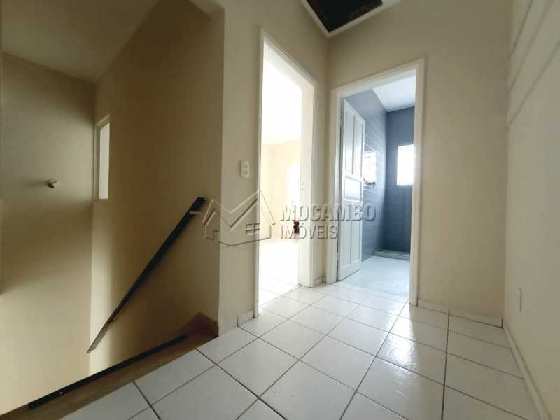 Conheça HALL DE ACESSO AOS QUARTOS do imóvel - Casa Comercial para alugar Itatiba,SP Centro - R$ 2.000 - FCCC30018 - 11 HALL DE ACESSO AOS QUARTOS - Casa Comercial para alugar Itatiba,SP Centro - R$ 2.000 - FCCC30018 - 11