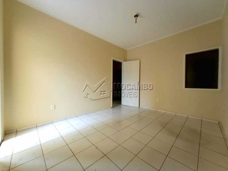 Conheça QUARTO 01 - SUÍTE do imóvel - Casa Comercial para alugar Itatiba,SP Centro - R$ 2.000 - FCCC30018 - 14 QUARTO 01 - SUÍTE - Casa Comercial para alugar Itatiba,SP Centro - R$ 2.000 - FCCC30018 - 14