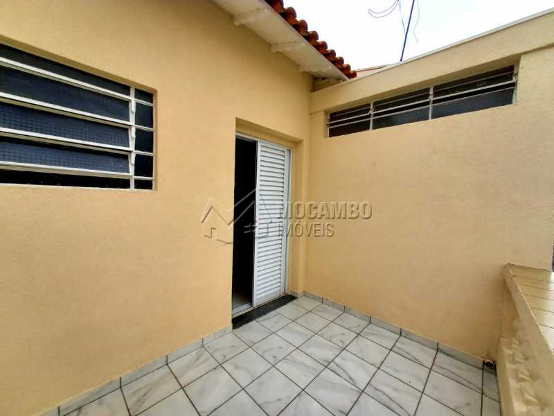 Conheça VARANDA - QUARTO 01 do imóvel - Casa Comercial para alugar Itatiba,SP Centro - R$ 2.000 - FCCC30018 - 16 VARANDA - QUARTO 01 - Casa Comercial para alugar Itatiba,SP Centro - R$ 2.000 - FCCC30018 - 16