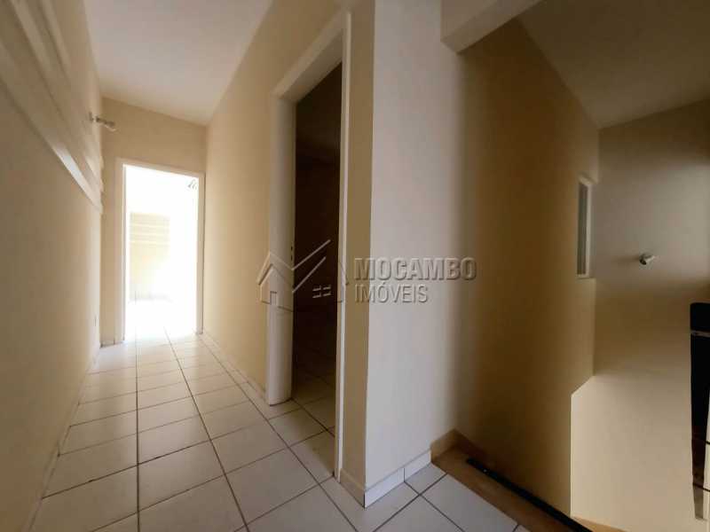 Conheça HALL DE ACESSO AOS QUARTOS do imóvel - Casa Comercial para alugar Itatiba,SP Centro - R$ 2.000 - FCCC30018 - 17 HALL DE ACESSO AOS QUARTOS - Casa Comercial para alugar Itatiba,SP Centro - R$ 2.000 - FCCC30018 - 17