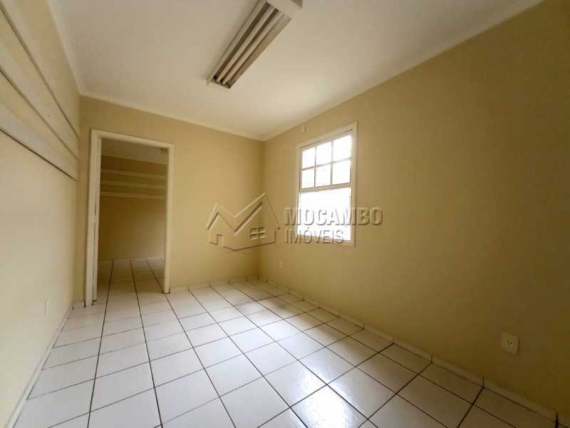 Conheça QUARTO 03 - SUÍTE do imóvel - Casa Comercial para alugar Itatiba,SP Centro - R$ 2.000 - FCCC30018 - 19 QUARTO 03 - SUÍTE - Casa Comercial para alugar Itatiba,SP Centro - R$ 2.000 - FCCC30018 - 19