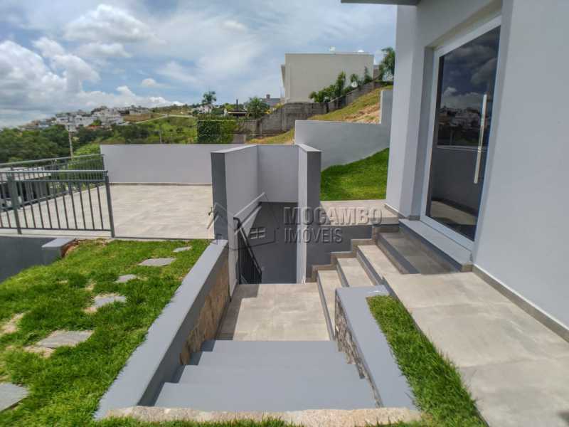 Conheça Acesso sala do imóvel - Casa em Condomínio 3 quartos à venda Itatiba,SP - R$ 790.000 - FCCN30524 - 10 Acesso sala - Casa em Condomínio 3 quartos à venda Itatiba,SP - R$ 790.000 - FCCN30524 - 10