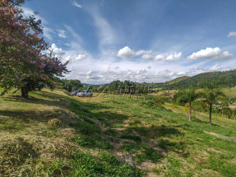 Conheça Estacionamento do imóvel - Sítio 90000m² à venda Itatiba,SP Mombuca - R$ 3.700.000 - FCSI40010 - 24 Estacionamento - Sítio 90000m² à venda Itatiba,SP Mombuca - R$ 3.700.000 - FCSI40010 - 24