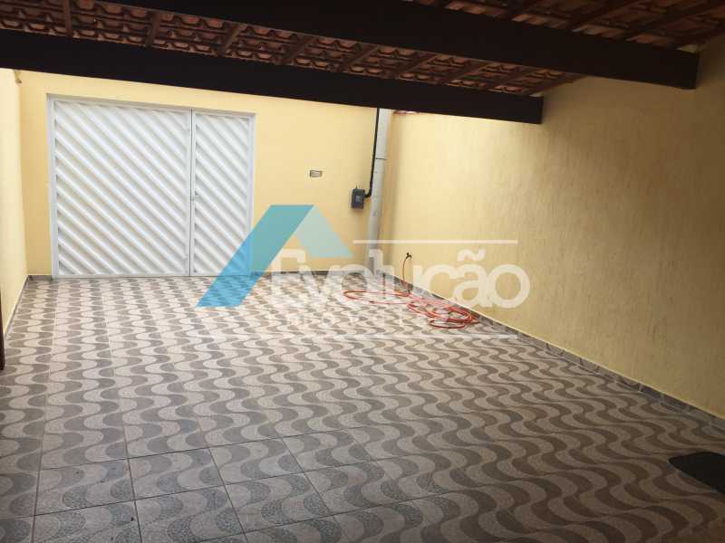 Conheça QUINTAL NA FRENTE E GARAGEM do imóvel - CASA 3 QUARTOS SÃO JORGE CAMPO GRANDE - V0240 - 3 QUINTAL NA FRENTE E GARAGEM - CASA 3 QUARTOS SÃO JORGE CAMPO GRANDE - V0240 - 3