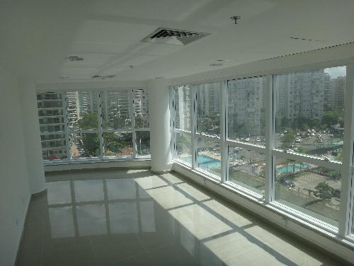 FOTO7 - Sala Comercial 34m² à venda Avenida Embaixador Abelardo Bueno,Barra da Tijuca, Rio de Janeiro - R$ 350.000 - CM10003 - 8