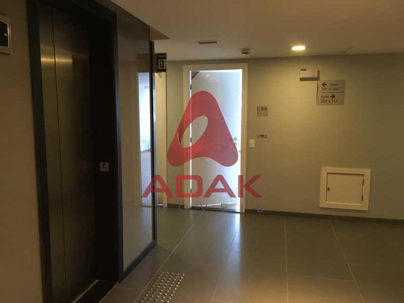 Conheça c77402c4-846c-463f-ae7c-203b75 do imóvel - Sala Comercial 22m² à venda Santo Cristo, Rio de Janeiro - R$ 300.000 - CTSL00445 - 1 c77402c4-846c-463f-ae7c-203b75 - Sala Comercial 22m² à venda Santo Cristo, Rio de Janeiro - R$ 300.000 - CTSL00445 - 1