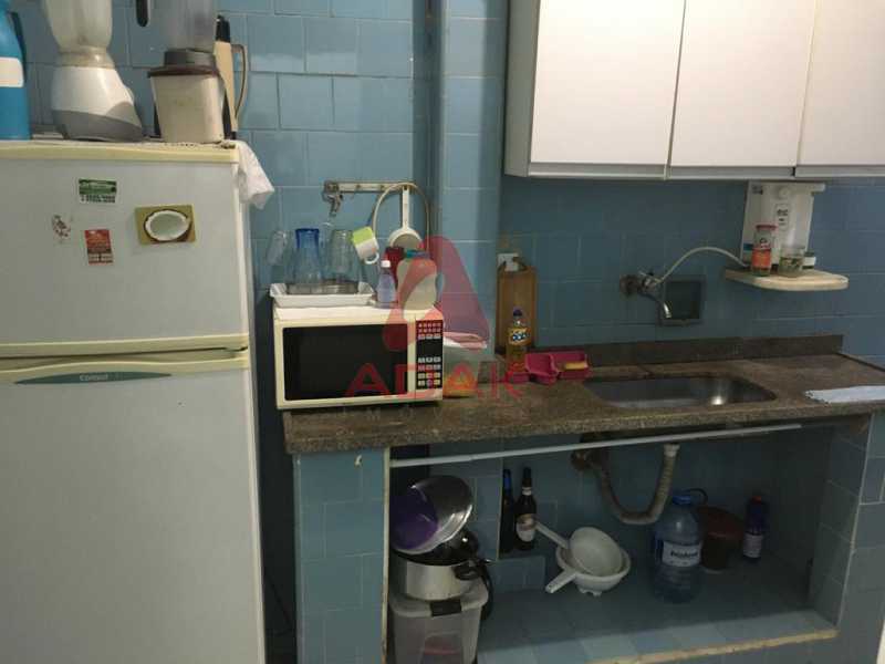 Conheça Area de serviço e cozinha 1. do imóvel - Apartamento à venda Copacabana, Rio de Janeiro - R$ 800.000 - CPAP00370 - 23 Area de serviço e cozinha 1. - Apartamento à venda Copacabana, Rio de Janeiro - R$ 800.000 - CPAP00370 - 23