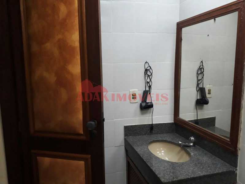 Conheça WhatsApp Image 2017-09-22 at 1 do imóvel - Casa 21 quartos à venda Glória, Rio de Janeiro - R$ 8.000.000 - LACA210001 - 25 WhatsApp Image 2017-09-22 at 1 - Casa 21 quartos à venda Glória, Rio de Janeiro - R$ 8.000.000 - LACA210001 - 25