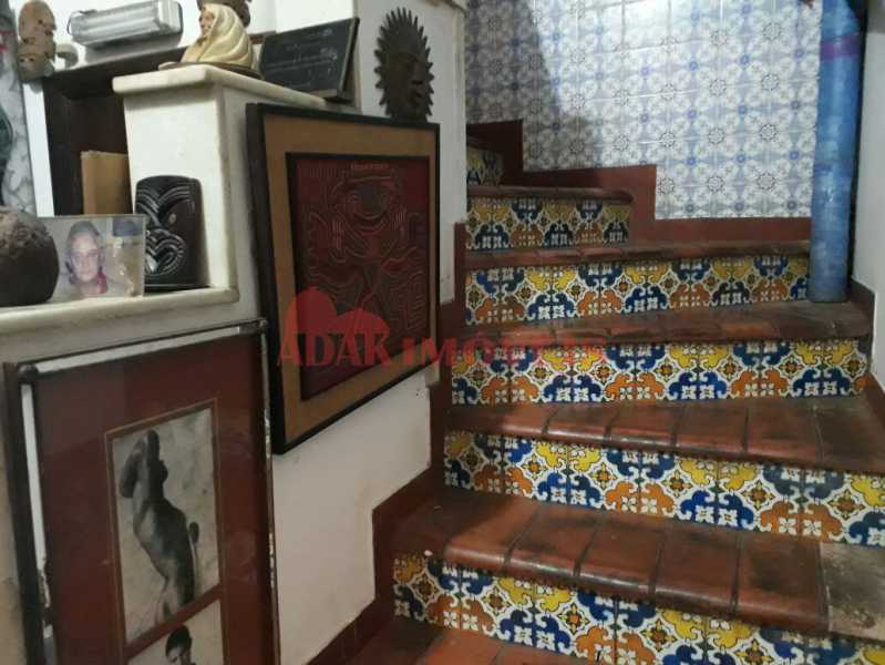 Conheça WhatsApp Image 2017-10-13 at 1 do imóvel - Casa 4 quartos à venda Laranjeiras, Rio de Janeiro - R$ 1.800.000 - LACA40013 - 21 WhatsApp Image 2017-10-13 at 1 - Casa 4 quartos à venda Laranjeiras, Rio de Janeiro - R$ 1.800.000 - LACA40013 - 21