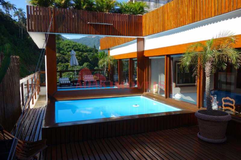 Conheça 24.Solario e piscina do imóvel - Cobertura 5 quartos à venda Laranjeiras, Rio de Janeiro - R$ 7.800.000 - LACO50003 - 3 24.Solario e piscina - Cobertura 5 quartos à venda Laranjeiras, Rio de Janeiro - R$ 7.800.000 - LACO50003 - 3