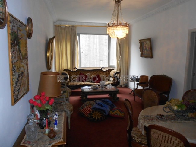 Conheça 1 do imóvel - Cinco de Julho, Ponto Nobre, Prédio Imponente Excelente localização, apartamento com elevador privativo, fundos, silencioso, ótima vista, todo no original, composto de salão, 03 quartos com armários, 01 banheiro social grande, cozinha, área de serviço, de - GIAP30051 - 1 1 - Cinco de Julho, Ponto Nobre, Prédio Imponente Excelente localização, apartamento com elevador privativo, fundos, silencioso, ótima vista, todo no original, composto de salão, 03 quartos com armários, 01 banheiro social grande, cozinha, área de serviço, de - GIAP30051 - 1