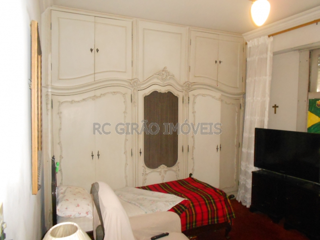 Conheça 5 do imóvel - Cinco de Julho, Ponto Nobre, Prédio Imponente Excelente localização, apartamento com elevador privativo, fundos, silencioso, ótima vista, todo no original, composto de salão, 03 quartos com armários, 01 banheiro social grande, cozinha, área de serviço, de - GIAP30051 - 6 5 - Cinco de Julho, Ponto Nobre, Prédio Imponente Excelente localização, apartamento com elevador privativo, fundos, silencioso, ótima vista, todo no original, composto de salão, 03 quartos com armários, 01 banheiro social grande, cozinha, área de serviço, de - GIAP30051 - 6