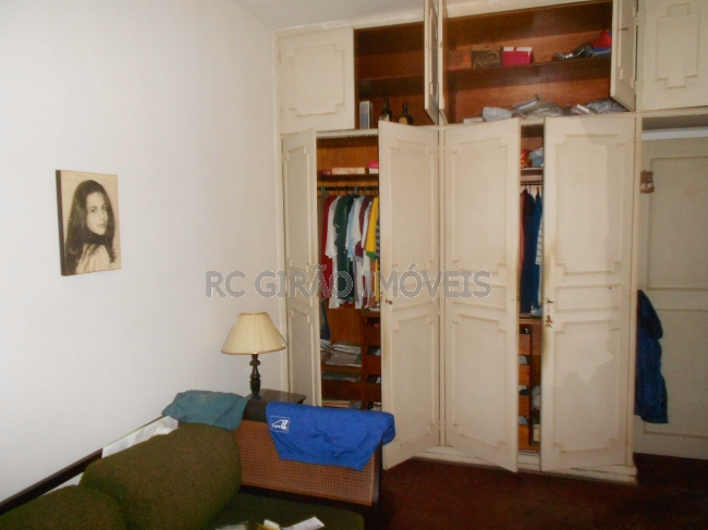 Conheça 8 do imóvel - Cinco de Julho, Ponto Nobre, Prédio Imponente Excelente localização, apartamento com elevador privativo, fundos, silencioso, ótima vista, todo no original, composto de salão, 03 quartos com armários, 01 banheiro social grande, cozinha, área de serviço, de - GIAP30051 - 9 8 - Cinco de Julho, Ponto Nobre, Prédio Imponente Excelente localização, apartamento com elevador privativo, fundos, silencioso, ótima vista, todo no original, composto de salão, 03 quartos com armários, 01 banheiro social grande, cozinha, área de serviço, de - GIAP30051 - 9