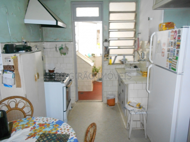 Conheça 14 do imóvel - Cinco de Julho, Ponto Nobre, Prédio Imponente Excelente localização, apartamento com elevador privativo, fundos, silencioso, ótima vista, todo no original, composto de salão, 03 quartos com armários, 01 banheiro social grande, cozinha, área de serviço, de - GIAP30051 - 15 14 - Cinco de Julho, Ponto Nobre, Prédio Imponente Excelente localização, apartamento com elevador privativo, fundos, silencioso, ótima vista, todo no original, composto de salão, 03 quartos com armários, 01 banheiro social grande, cozinha, área de serviço, de - GIAP30051 - 15