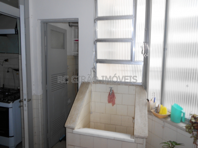 Conheça 16 do imóvel - Cinco de Julho, Ponto Nobre, Prédio Imponente Excelente localização, apartamento com elevador privativo, fundos, silencioso, ótima vista, todo no original, composto de salão, 03 quartos com armários, 01 banheiro social grande, cozinha, área de serviço, de - GIAP30051 - 17 16 - Cinco de Julho, Ponto Nobre, Prédio Imponente Excelente localização, apartamento com elevador privativo, fundos, silencioso, ótima vista, todo no original, composto de salão, 03 quartos com armários, 01 banheiro social grande, cozinha, área de serviço, de - GIAP30051 - 17