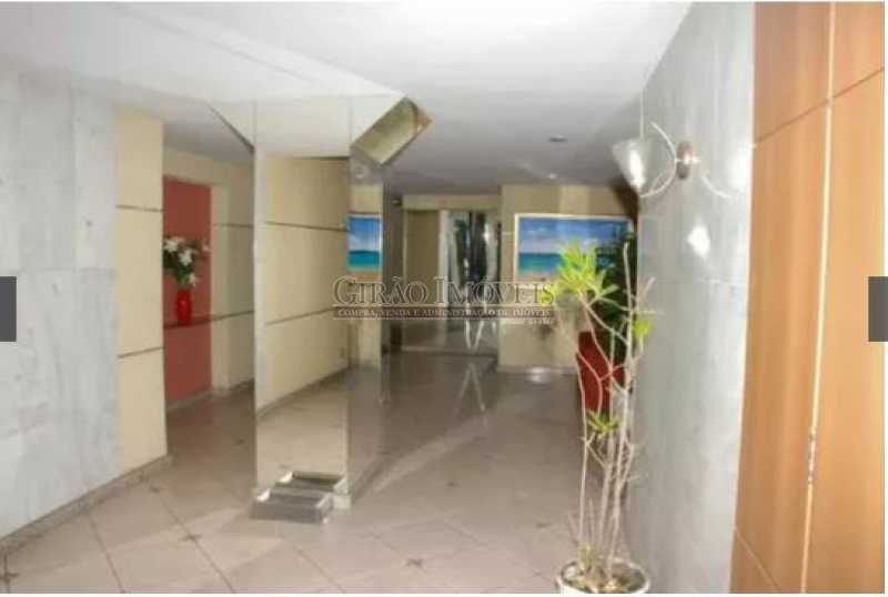 Conheça RECEPÇÃO PRÉDIO do imóvel - Silencioso, claro e bem dividido. Sala ampla,Dois quartos, dependência. Possível garagem. Quadra da praia e junto metrô - GIAP20531 - 13 RECEPÇÃO PRÉDIO - Silencioso, claro e bem dividido. Sala ampla,Dois quartos, dependência. Possível garagem. Quadra da praia e junto metrô - GIAP20531 - 13