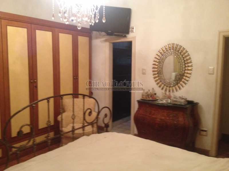 Conheça 9 - Suite d do imóvel - Excelente imóvel, local privilegiado, próximo ao metrô e comércio, prédio familiar, 02 apartamentos por andar, composto de um hall de entrada, salão dividido em 02 ambientes, 04 quartos sendo um deles suíte com hidromassagem armários em 03 quartos, copa - GIAP40162 - 10 9 - Suite d - Excelente imóvel, local privilegiado, próximo ao metrô e comércio, prédio familiar, 02 apartamentos por andar, composto de um hall de entrada, salão dividido em 02 ambientes, 04 quartos sendo um deles suíte com hidromassagem armários em 03 quartos, copa - GIAP40162 - 10