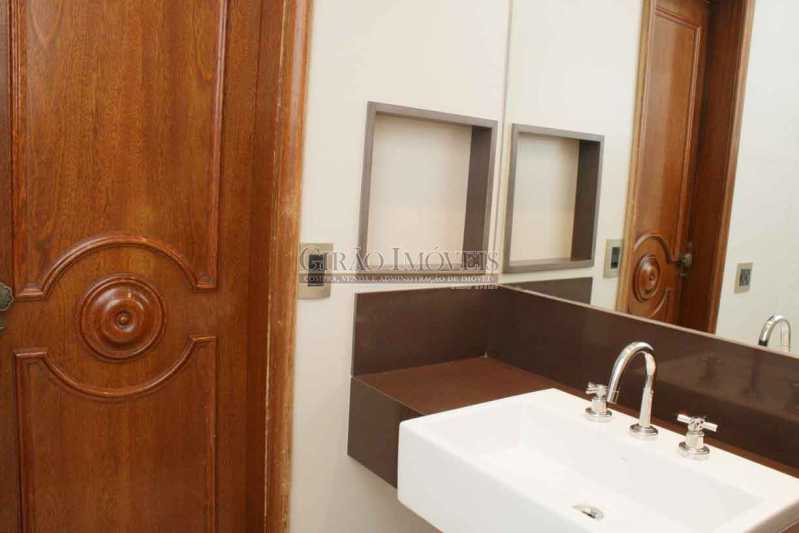 Conheça 9.SuiteFrente_Banheiro do imóvel - Apartamento À Venda - Copacabana - Rio de Janeiro - RJ - GIAP30766 - 24 9.SuiteFrente_Banheiro - Apartamento À Venda - Copacabana - Rio de Janeiro - RJ - GIAP30766 - 24