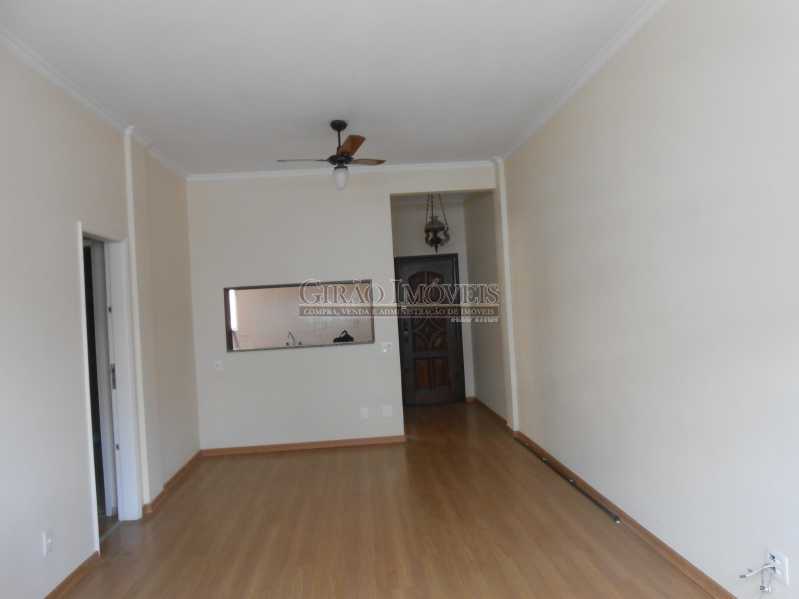 Conheça 1 do imóvel - Excelente apartamento 04 quartos (transformado em 3), frente, sol da manhã, andar alto, ótima localização, 02 por andar, composto por 01 hakk de entrada, salão em 02 ambientes, mais uma sala(quarto revertido), 03 quartos, todos com armários sendo 01 suít - GIAP30810 - 1 1 - Excelente apartamento 04 quartos (transformado em 3), frente, sol da manhã, andar alto, ótima localização, 02 por andar, composto por 01 hakk de entrada, salão em 02 ambientes, mais uma sala(quarto revertido), 03 quartos, todos com armários sendo 01 suít - GIAP30810 - 1