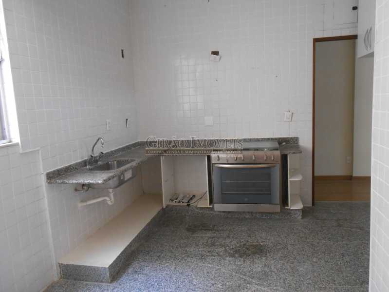 Conheça 16 do imóvel - Excelente apartamento 04 quartos (transformado em 3), frente, sol da manhã, andar alto, ótima localização, 02 por andar, composto por 01 hakk de entrada, salão em 02 ambientes, mais uma sala(quarto revertido), 03 quartos, todos com armários sendo 01 suít - GIAP30810 - 18 16 - Excelente apartamento 04 quartos (transformado em 3), frente, sol da manhã, andar alto, ótima localização, 02 por andar, composto por 01 hakk de entrada, salão em 02 ambientes, mais uma sala(quarto revertido), 03 quartos, todos com armários sendo 01 suít - GIAP30810 - 18