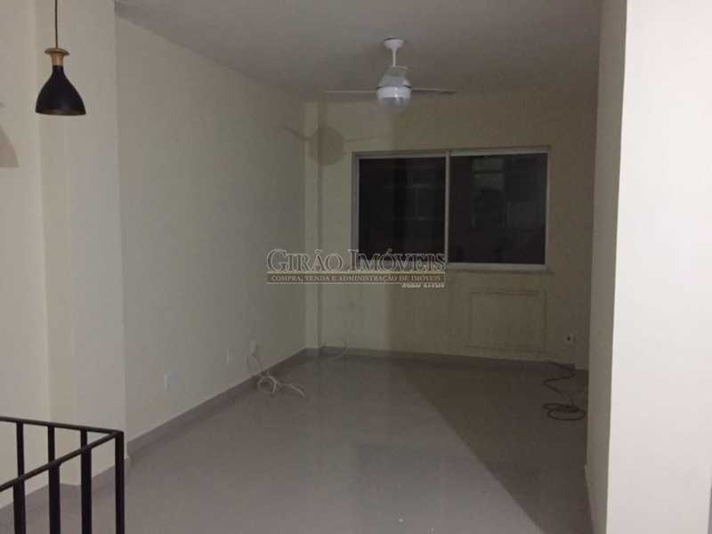 Conheça 2 do imóvel - Apartamento duplex, 63m², todo reformado, composto de sala, 01 suíte, 02 banheiros sociais, cozinha, área de serviço, dependências completas, fundos, silencioso, sol da manhã, prédio com elevador - GIAP10403 - 3 2 - Apartamento duplex, 63m², todo reformado, composto de sala, 01 suíte, 02 banheiros sociais, cozinha, área de serviço, dependências completas, fundos, silencioso, sol da manhã, prédio com elevador - GIAP10403 - 3