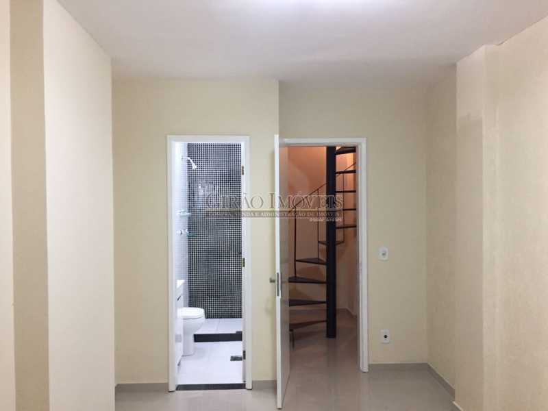 Conheça 7b do imóvel - Apartamento duplex, 63m², todo reformado, composto de sala, 01 suíte, 02 banheiros sociais, cozinha, área de serviço, dependências completas, fundos, silencioso, sol da manhã, prédio com elevador - GIAP10403 - 10 7b - Apartamento duplex, 63m², todo reformado, composto de sala, 01 suíte, 02 banheiros sociais, cozinha, área de serviço, dependências completas, fundos, silencioso, sol da manhã, prédio com elevador - GIAP10403 - 10