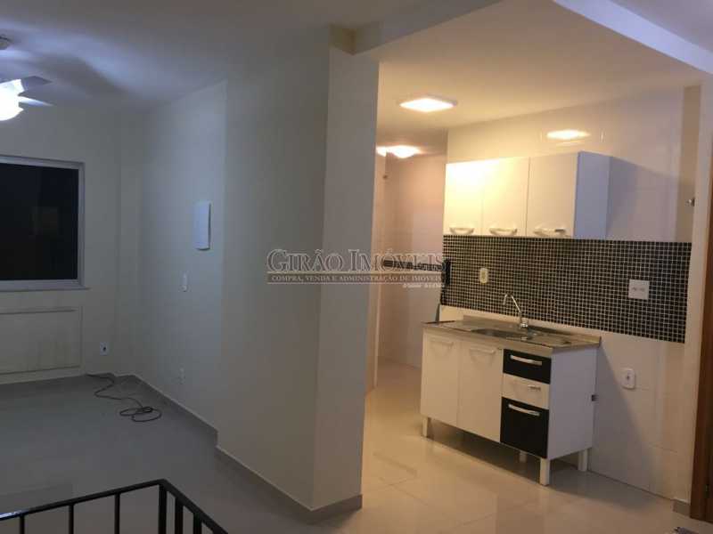 Conheça 11 do imóvel - Apartamento duplex, 63m², todo reformado, composto de sala, 01 suíte, 02 banheiros sociais, cozinha, área de serviço, dependências completas, fundos, silencioso, sol da manhã, prédio com elevador - GIAP10403 - 16 11 - Apartamento duplex, 63m², todo reformado, composto de sala, 01 suíte, 02 banheiros sociais, cozinha, área de serviço, dependências completas, fundos, silencioso, sol da manhã, prédio com elevador - GIAP10403 - 16