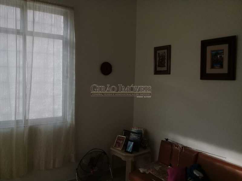 Conheça 4 do imóvel - casa linear, composta de 02 grandes salas, 02 quartos com armários, 01 corredor, cozinha ampla, dependência de emprega externa, pequeno quintal, 03 vagas de garagem escrituradas. Vale a pena visitar. - GICA20006 - 6 4 - casa linear, composta de 02 grandes salas, 02 quartos com armários, 01 corredor, cozinha ampla, dependência de emprega externa, pequeno quintal, 03 vagas de garagem escrituradas. Vale a pena visitar. - GICA20006 - 6