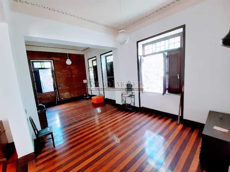 Conheça SALA 2 do imóvel - Casarão em Santa Teresa. ótima para morar ou investir como Hostel, pousada ou eventos. - GICA50005 - 10 SALA 2 - Casarão em Santa Teresa. ótima para morar ou investir como Hostel, pousada ou eventos. - GICA50005 - 10