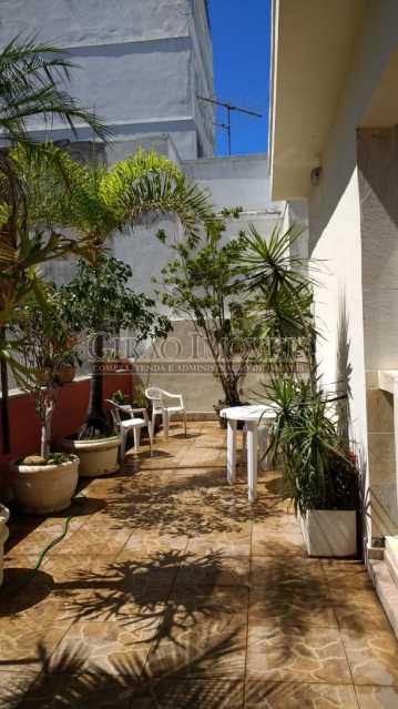 Conheça terraço 2. do imóvel - Cobertura duplex em Ipanema, por este preço? composta por:1 pavimento: salão em 2 ambientes, 2 quartos, escada linear, banheiro social, cozinha com área de serviço, dependência completa de empregada. 2 pavimento: 1 suíte, amplo terraço com vista livre, e - GICO30073 - 10 terraço 2. - Cobertura duplex em Ipanema, por este preço? composta por:1 pavimento: salão em 2 ambientes, 2 quartos, escada linear, banheiro social, cozinha com área de serviço, dependência completa de empregada. 2 pavimento: 1 suíte, amplo terraço com vista livre, e - GICO30073 - 10