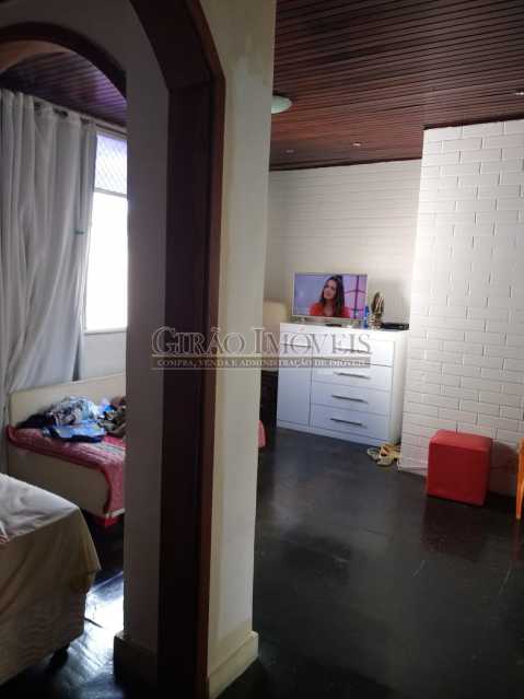Conheça quarto 1. do imóvel - Cobertura duplex em Ipanema, por este preço? composta por:1 pavimento: salão em 2 ambientes, 2 quartos, escada linear, banheiro social, cozinha com área de serviço, dependência completa de empregada. 2 pavimento: 1 suíte, amplo terraço com vista livre, e - GICO30073 - 17 quarto 1. - Cobertura duplex em Ipanema, por este preço? composta por:1 pavimento: salão em 2 ambientes, 2 quartos, escada linear, banheiro social, cozinha com área de serviço, dependência completa de empregada. 2 pavimento: 1 suíte, amplo terraço com vista livre, e - GICO30073 - 17
