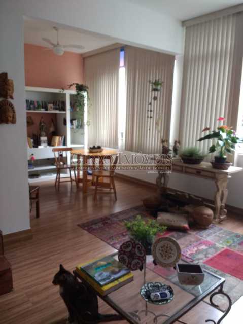 Conheça sala 3. do imóvel - Cobertura duplex em Ipanema, por este preço? composta por:1 pavimento: salão em 2 ambientes, 2 quartos, escada linear, banheiro social, cozinha com área de serviço, dependência completa de empregada. 2 pavimento: 1 suíte, amplo terraço com vista livre, e - GICO30073 - 22 sala 3. - Cobertura duplex em Ipanema, por este preço? composta por:1 pavimento: salão em 2 ambientes, 2 quartos, escada linear, banheiro social, cozinha com área de serviço, dependência completa de empregada. 2 pavimento: 1 suíte, amplo terraço com vista livre, e - GICO30073 - 22