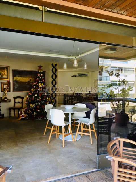 Conheça 2 do imóvel - Apartamento reformado com 03 suítes (01 master com closet), sala 02 ambientes avarandada, cozinha planejada, 2 dependências completas, 3 vagas na escritura. - GIAP31546 - 4 2 - Apartamento reformado com 03 suítes (01 master com closet), sala 02 ambientes avarandada, cozinha planejada, 2 dependências completas, 3 vagas na escritura. - GIAP31546 - 4