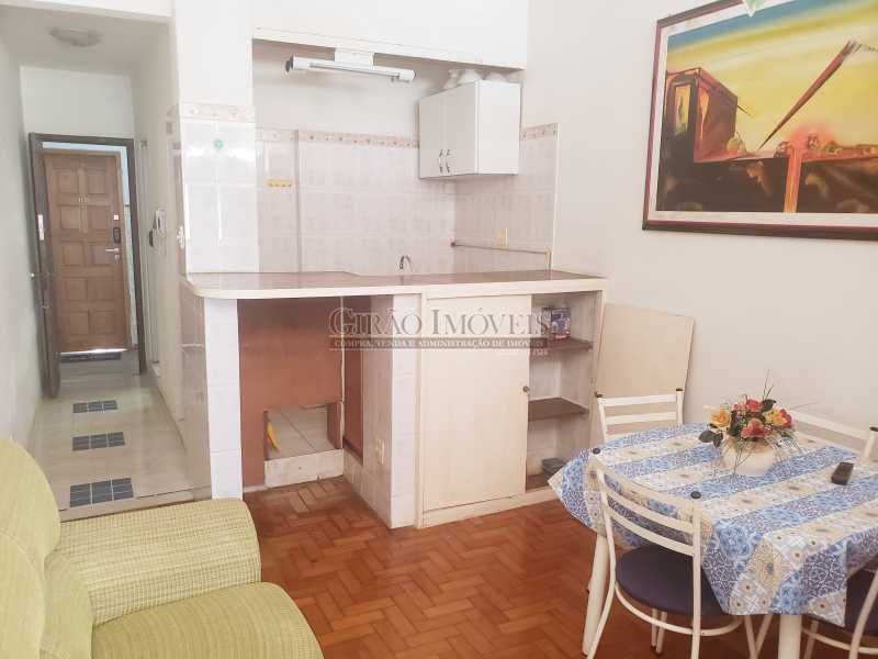 Conheça 1a do imóvel - Conjugadão dividido em quarto e sala na quadra da praia, próximo ao metrô. - GIKI00315 - 3 1a - Conjugadão dividido em quarto e sala na quadra da praia, próximo ao metrô. - GIKI00315 - 3