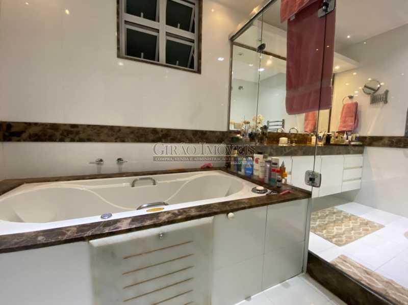 Conheça BANHEIRO DE UMA DAS SUÍTES do imóvel - Apartamento 4 quartos à venda Leme, Rio de Janeiro - R$ 6.500.000 - GIAP40380 - 11 BANHEIRO DE UMA DAS SUÍTES - Apartamento 4 quartos à venda Leme, Rio de Janeiro - R$ 6.500.000 - GIAP40380 - 11