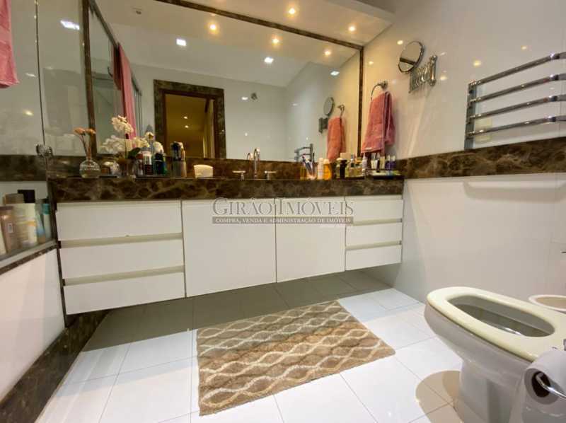 Conheça ARMÁRIOS E DETALHES BANHEIRO do imóvel - Apartamento 4 quartos à venda Leme, Rio de Janeiro - R$ 6.500.000 - GIAP40380 - 13 ARMÁRIOS E DETALHES BANHEIRO - Apartamento 4 quartos à venda Leme, Rio de Janeiro - R$ 6.500.000 - GIAP40380 - 13