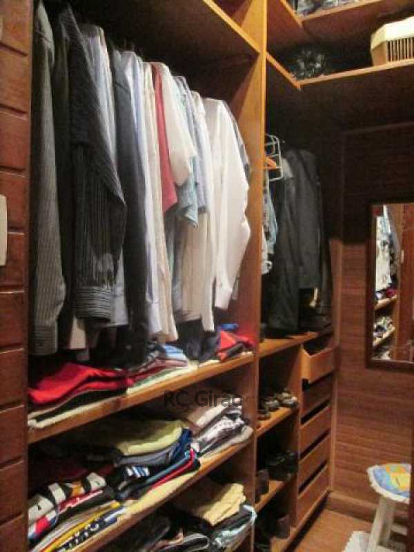 Conheça 9 do imóvel - Frente, andar médio, salão em 3 ambientes, 4 dormitorios, sendo 2 suites, e 1 closet, copacozinha gigante, dependencias completas, mais 2 banheiros sociais, planta de cinema, desafio achar um imovel com 4 banheiros em uma planta confortável, dependencias - GIAP40051 - 10 9 - Frente, andar médio, salão em 3 ambientes, 4 dormitorios, sendo 2 suites, e 1 closet, copacozinha gigante, dependencias completas, mais 2 banheiros sociais, planta de cinema, desafio achar um imovel com 4 banheiros em uma planta confortável, dependencias - GIAP40051 - 10