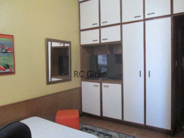Conheça 12 do imóvel - Frente, andar médio, salão em 3 ambientes, 4 dormitorios, sendo 2 suites, e 1 closet, copacozinha gigante, dependencias completas, mais 2 banheiros sociais, planta de cinema, desafio achar um imovel com 4 banheiros em uma planta confortável, dependencias - GIAP40051 - 13 12 - Frente, andar médio, salão em 3 ambientes, 4 dormitorios, sendo 2 suites, e 1 closet, copacozinha gigante, dependencias completas, mais 2 banheiros sociais, planta de cinema, desafio achar um imovel com 4 banheiros em uma planta confortável, dependencias - GIAP40051 - 13