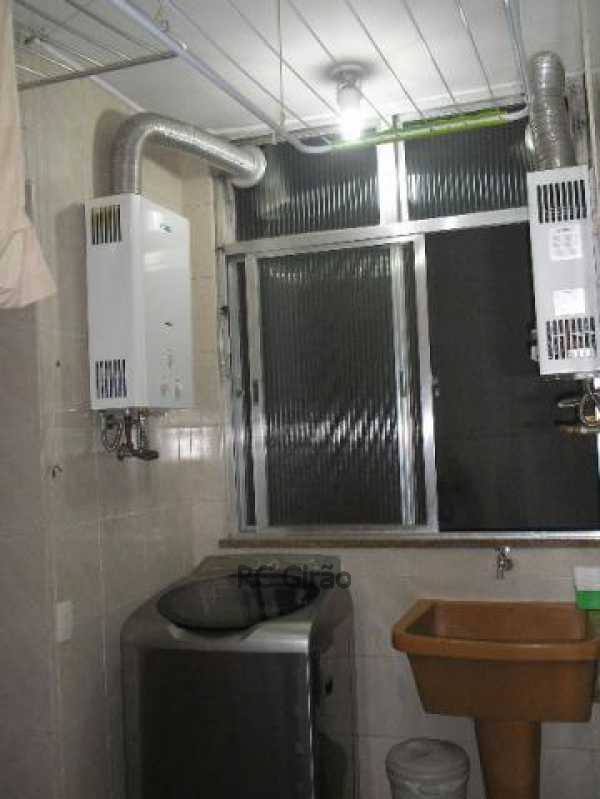 Conheça 19 do imóvel - Frente, andar médio, salão em 3 ambientes, 4 dormitorios, sendo 2 suites, e 1 closet, copacozinha gigante, dependencias completas, mais 2 banheiros sociais, planta de cinema, desafio achar um imovel com 4 banheiros em uma planta confortável, dependencias - GIAP40051 - 20 19 - Frente, andar médio, salão em 3 ambientes, 4 dormitorios, sendo 2 suites, e 1 closet, copacozinha gigante, dependencias completas, mais 2 banheiros sociais, planta de cinema, desafio achar um imovel com 4 banheiros em uma planta confortável, dependencias - GIAP40051 - 20