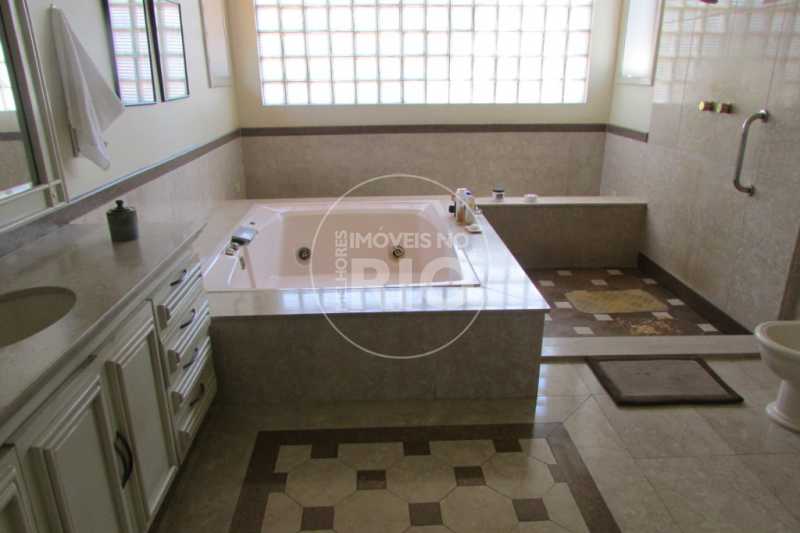 Conheça Imobiliária Casas na Barra do imóvel - Casa 4 quartos no Condomínio Jardim Barra da Tijuca - CB0562 - 18 Imobiliária Casas na Barra - Casa 4 quartos no Condomínio Jardim Barra da Tijuca - CB0562 - 18