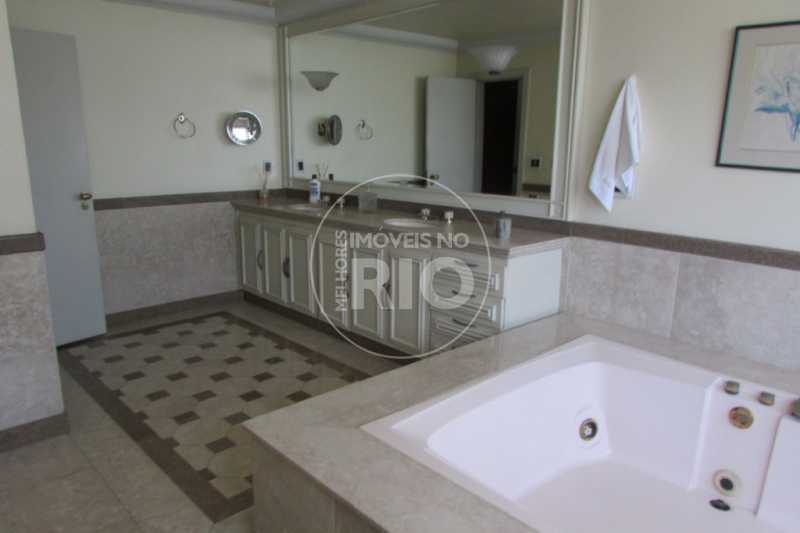 Conheça Imobiliária Casas na Barra do imóvel - Casa 4 quartos no Condomínio Jardim Barra da Tijuca - CB0562 - 19 Imobiliária Casas na Barra - Casa 4 quartos no Condomínio Jardim Barra da Tijuca - CB0562 - 19