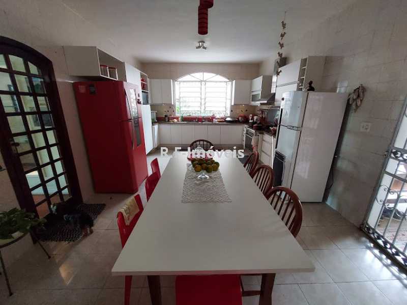 Conheça 20210518_104125 do imóvel - Casa em Condomínio à venda Rua Porto Salvo,Vila Valqueire, Rio de Janeiro - R$ 1.900.000 - RF243 - 10 20210518_104125 - Casa em Condomínio à venda Rua Porto Salvo,Vila Valqueire, Rio de Janeiro - R$ 1.900.000 - RF243 - 10
