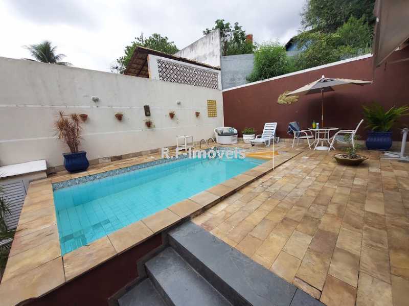 Conheça 20210518_105326 do imóvel - Casa em Condomínio à venda Rua Porto Salvo,Vila Valqueire, Rio de Janeiro - R$ 1.900.000 - RF243 - 28 20210518_105326 - Casa em Condomínio à venda Rua Porto Salvo,Vila Valqueire, Rio de Janeiro - R$ 1.900.000 - RF243 - 28