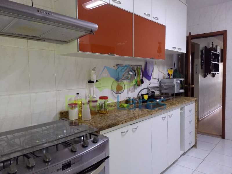Conheça 08. do imóvel - Apartamento na Freguesia 3 quartos sendo 1 suíte, varanda, dependência completa, 2 vagas de garagem. Praia da Guanabara. - ILAP30243 - 9 08. - Apartamento na Freguesia 3 quartos sendo 1 suíte, varanda, dependência completa, 2 vagas de garagem. Praia da Guanabara. - ILAP30243 - 9