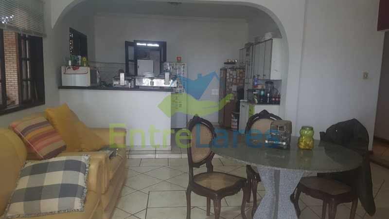 Conheça 03. do imóvel - Casa ideal para 2 famílias no Jardim Guanabara 4 quartos sendo 3 suítes, banheira de hidromassagem, quintal, churrasqueira, vaga de garagem. Rua Gaspar Magalhães. - ILCA40076 - 4 03. - Casa ideal para 2 famílias no Jardim Guanabara 4 quartos sendo 3 suítes, banheira de hidromassagem, quintal, churrasqueira, vaga de garagem. Rua Gaspar Magalhães. - ILCA40076 - 4